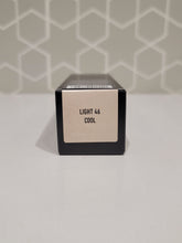 Load image into Gallery viewer, Kat Von D KVD Lock-it Foundation (light 44 cool)