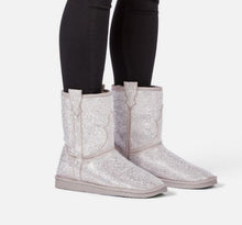 Load image into Gallery viewer, Rhinestone Winter Boots (grey)