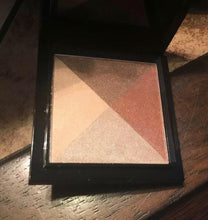 Load image into Gallery viewer, Avon Light &amp; Luminous Face Highlighter (Warm Shimmers)